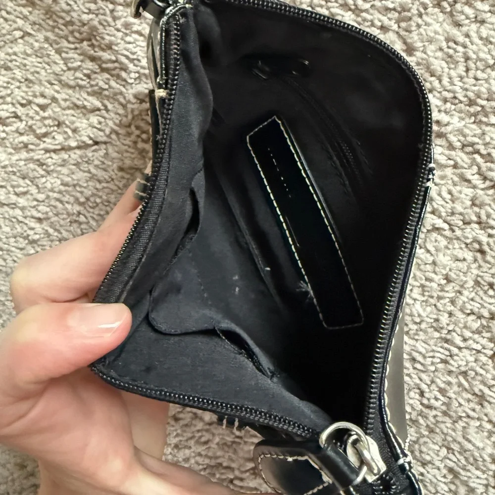 Vintage Y2K Wilsons Leather Black Wristlet Clutch White Stitching & retro Buckle